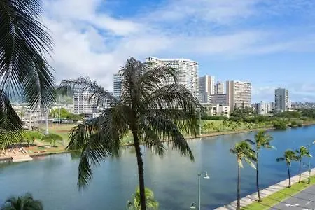 Hawaiian Monarch Upgraded Modern Studio